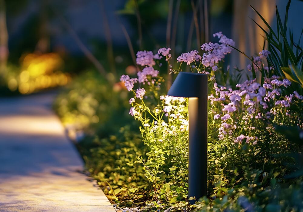 vialetto esterno illuminato